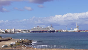 Puerto del Rosario - Blick auf Hafen und Stadt